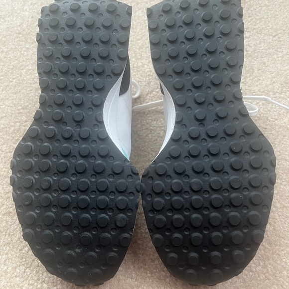 New Balance Pink and Blue Zebra Striped 4.5 - Picture 4 of 5